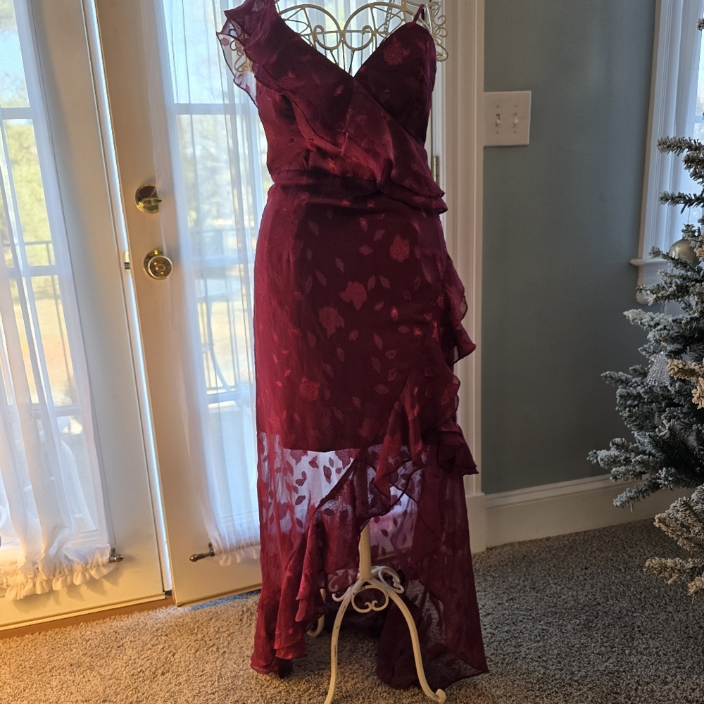 Lulu's Elegant Wine Ruffle & Lace Tiered Dress Size Large
